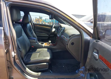 2013 Chrysler 300 Motown из США, поврежденный, VIN 2C3CCAAG5DH743300